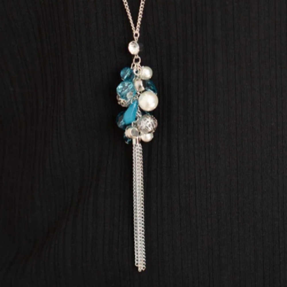 Paparazzi Party Girl Glow Blue Necklace